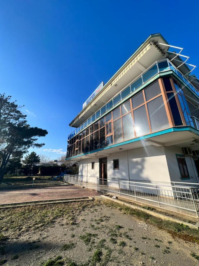 Kamberi Hotel & Apartments 2 เวลิโปเยอ ภายนอก รูปภาพ